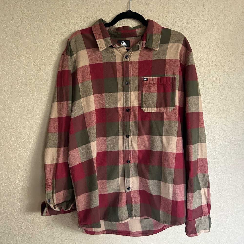 Quiksilver Plaid Men’s Button Down Size L